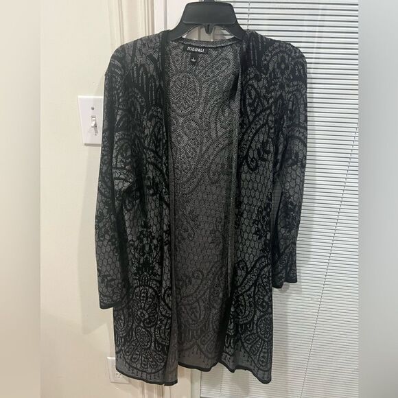 Roz & Ali Cardigan - Picture 1 of 2